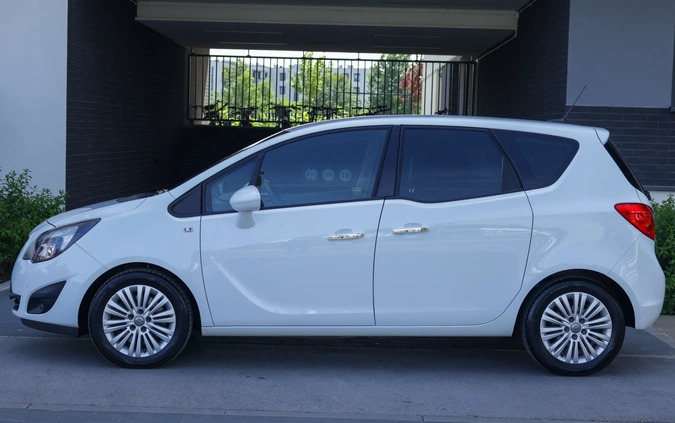 Opel Meriva cena 27900 przebieg: 174111, rok produkcji 2011 z Radom małe 631
